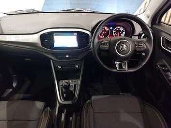 Used MG MG3 Exclusive 106 HP (77 kW) 2023 White Hatchback