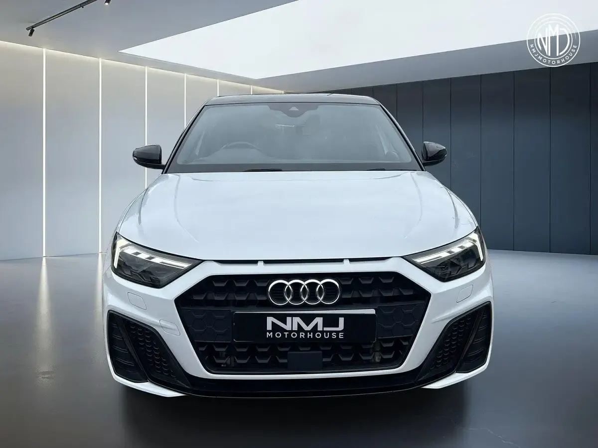 Used Audi A1 Black Edition 150 HP (110 kW) 2022 White SUV