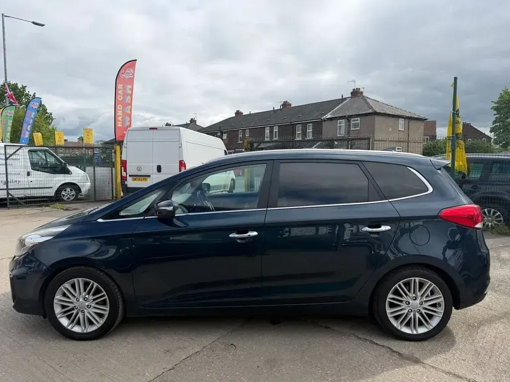 Used Kia Carens 139 HP (102 kW) 2017 Blue MPV