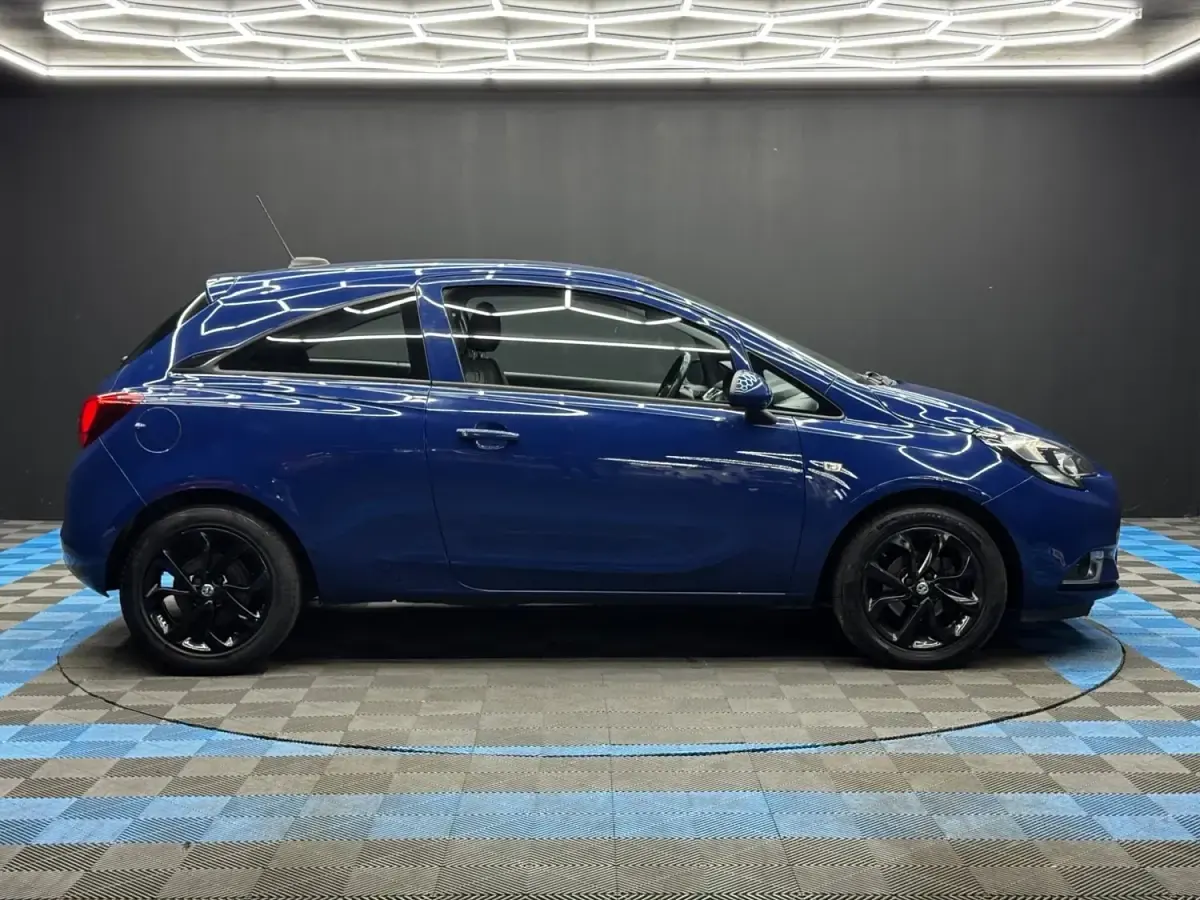 Second-hand Vauxhall Corsa SRi 2018 Albastru Hatchback