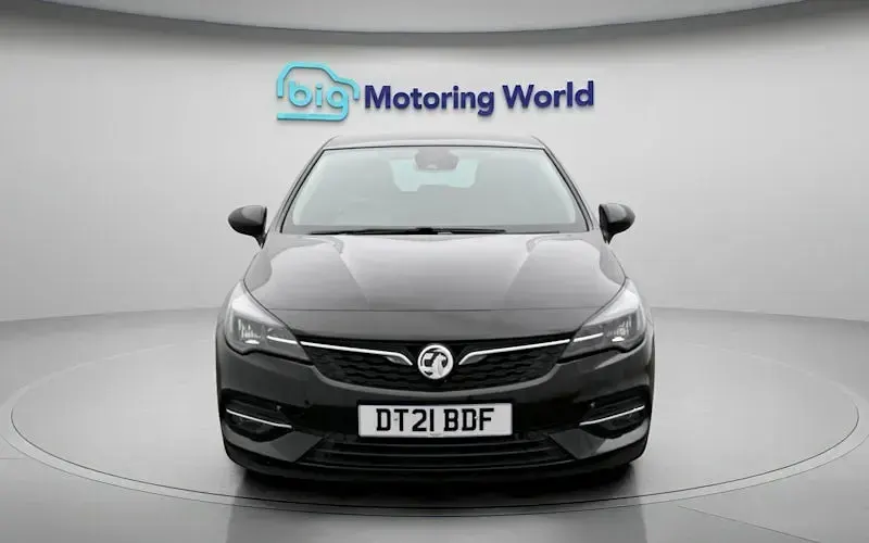 Used Vauxhall Astra Edition 122 HP (89 kW) 2021 Black Hatchback