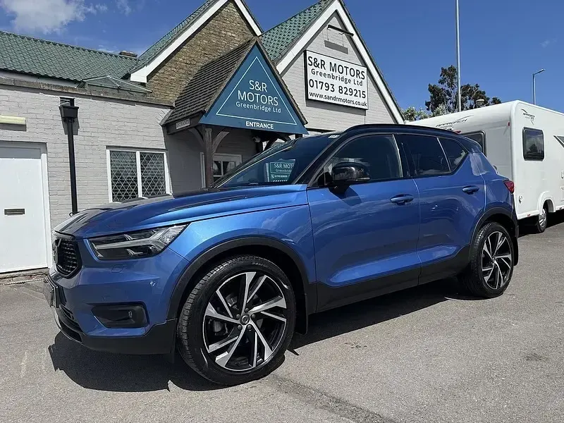 Used Volvo XC40 R-Design 2019 Bursting blue SUV