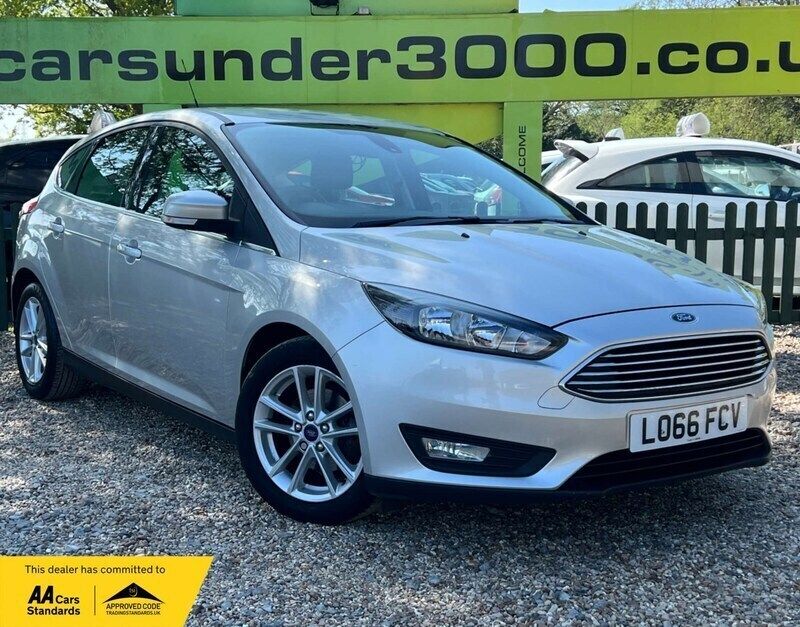 Silver Used 2016 Ford Focus Zetec Hatchback | £6,100 (Good price) - Image 1/4