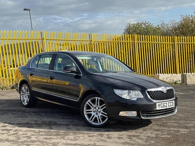 Black Used 2012 Skoda Superb Elegance Hatchback | £5,494 (Fair price) - Image 1/4