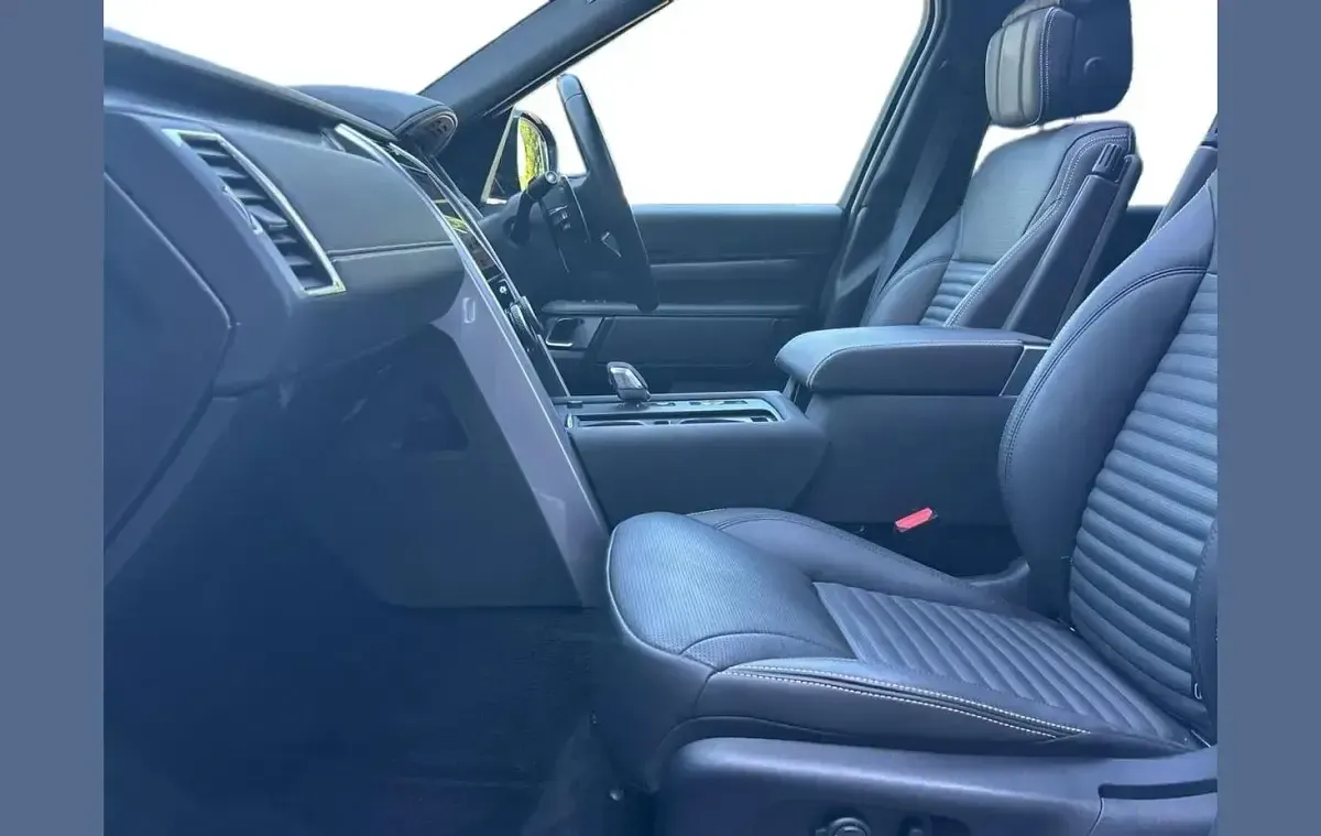 Used Land Rover Discovery 344 HP (253 kW) 2025 Black SUV