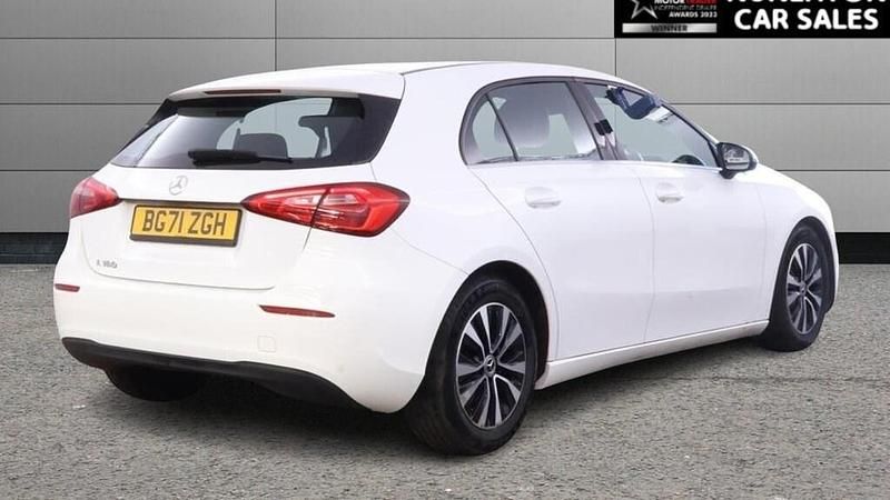 Used Mercedes A180 SE 136 HP (100 kW) 2022 White Hatchback