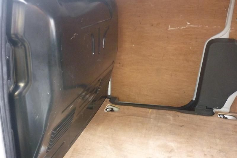 Used Ford Transit Connect 120 HP (88 kW) 2020 White MPV