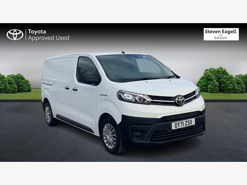 White Used 2021 Toyota Proace MPV | £12,995 (Good price) - Image 1/3