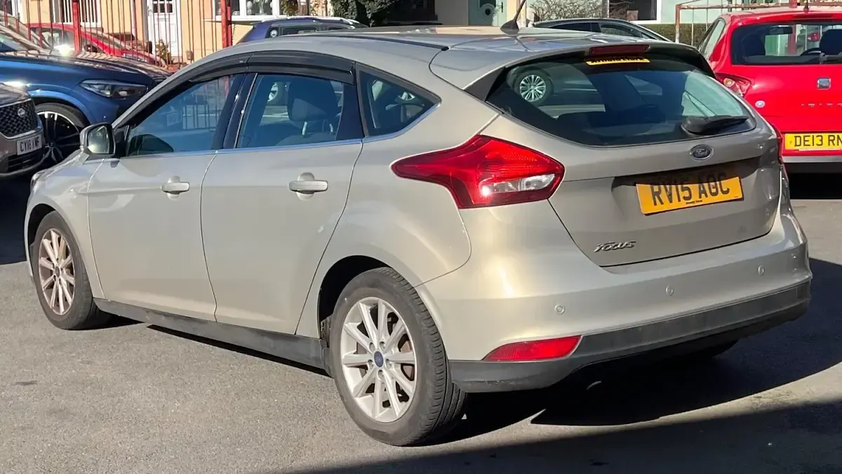 Used Ford Focus Titanium 120 HP (88 kW) 2015 Silver Hatchback