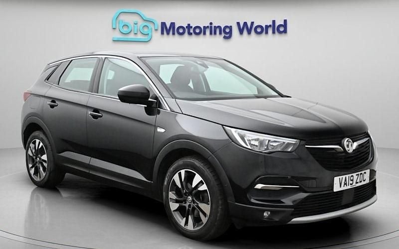 Used Vauxhall Grandland X Sport 131 HP (96 kW) 2019 Black SUV