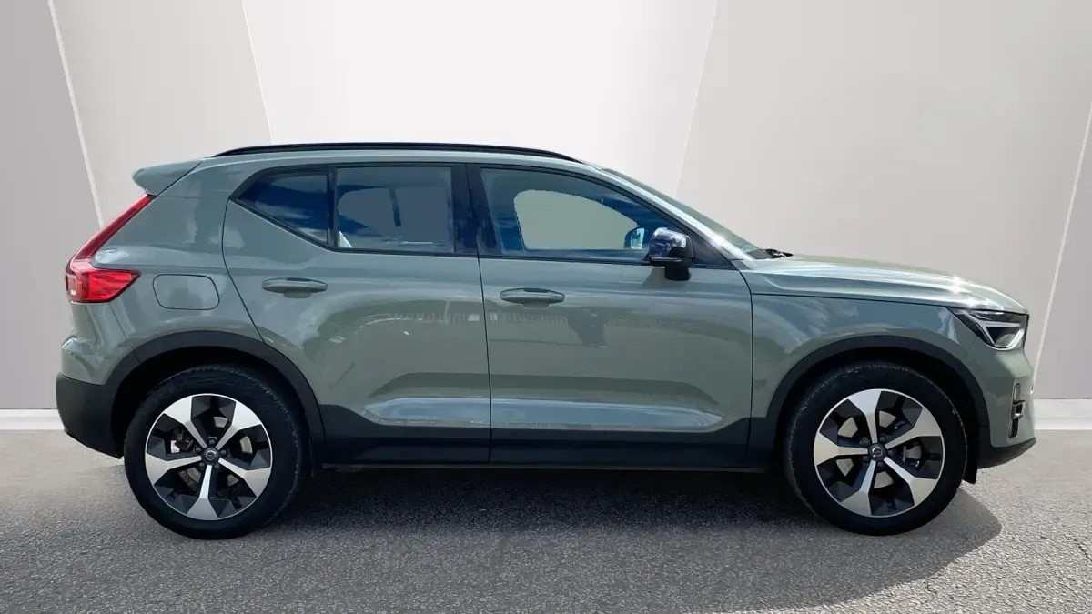 Used Volvo XC40 Plus 163 HP (119 kW) 2025 Blue SUV