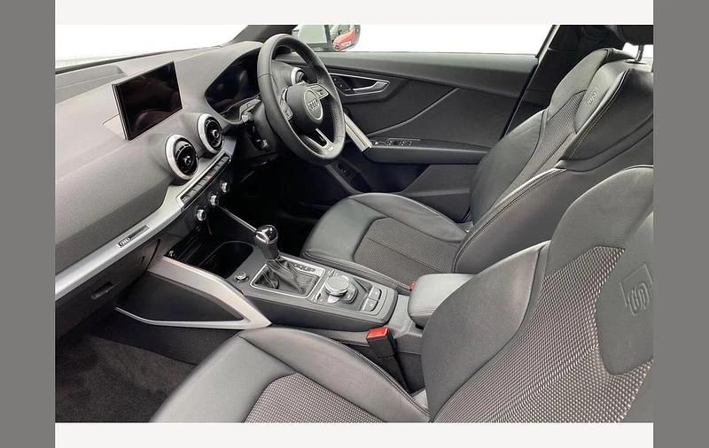 Used Audi Q2 S-Line 150 HP (110 kW) 2023 White SUV