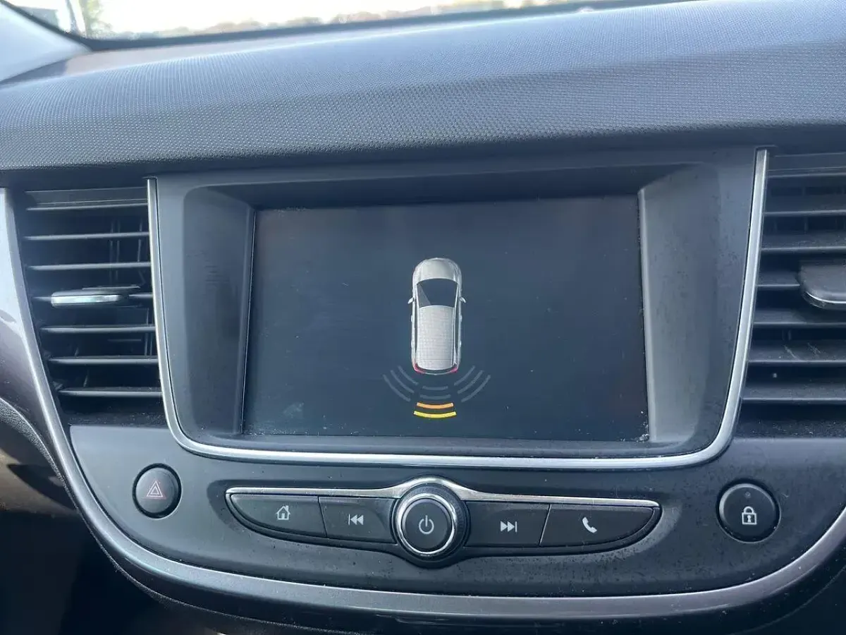Used Vauxhall Crossland X Elite 128 HP (94 kW) 2019 White SUV