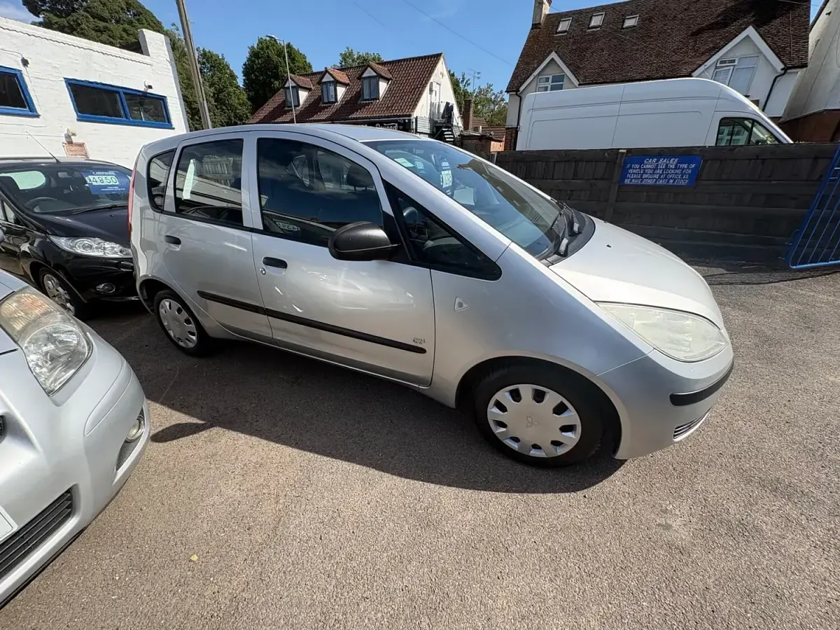 Used Mitsubishi Colt 75 HP (55 kW) 2008 Silver Hatchback