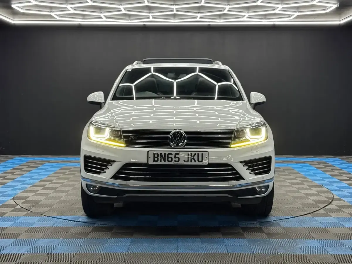 Used VW Touareg R-line 2015 White SUV