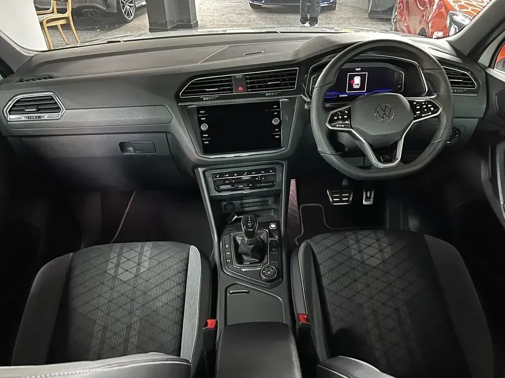 Używany VW Tiguan R-line 190 KM (139 kW) 2022 Biały SUV