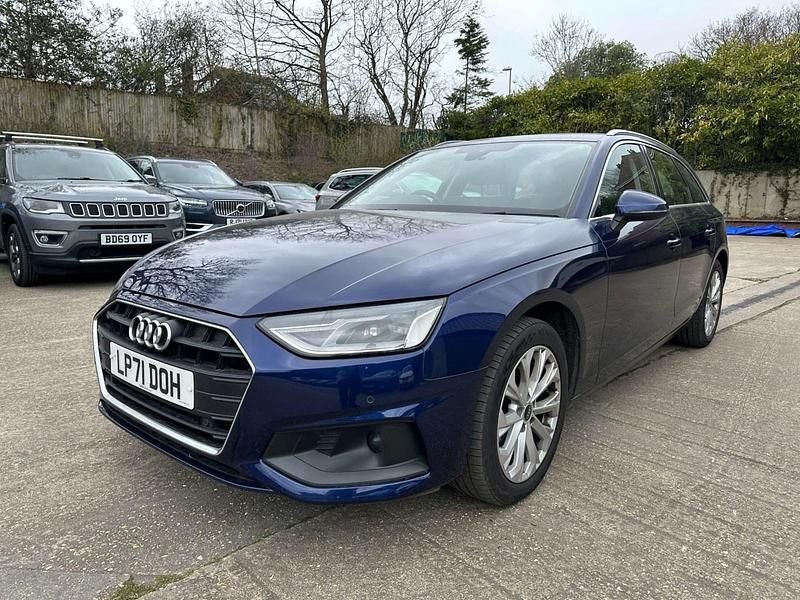 Used Audi A4 Comfort 163 HP (119 kW) 2022 Blue Estate