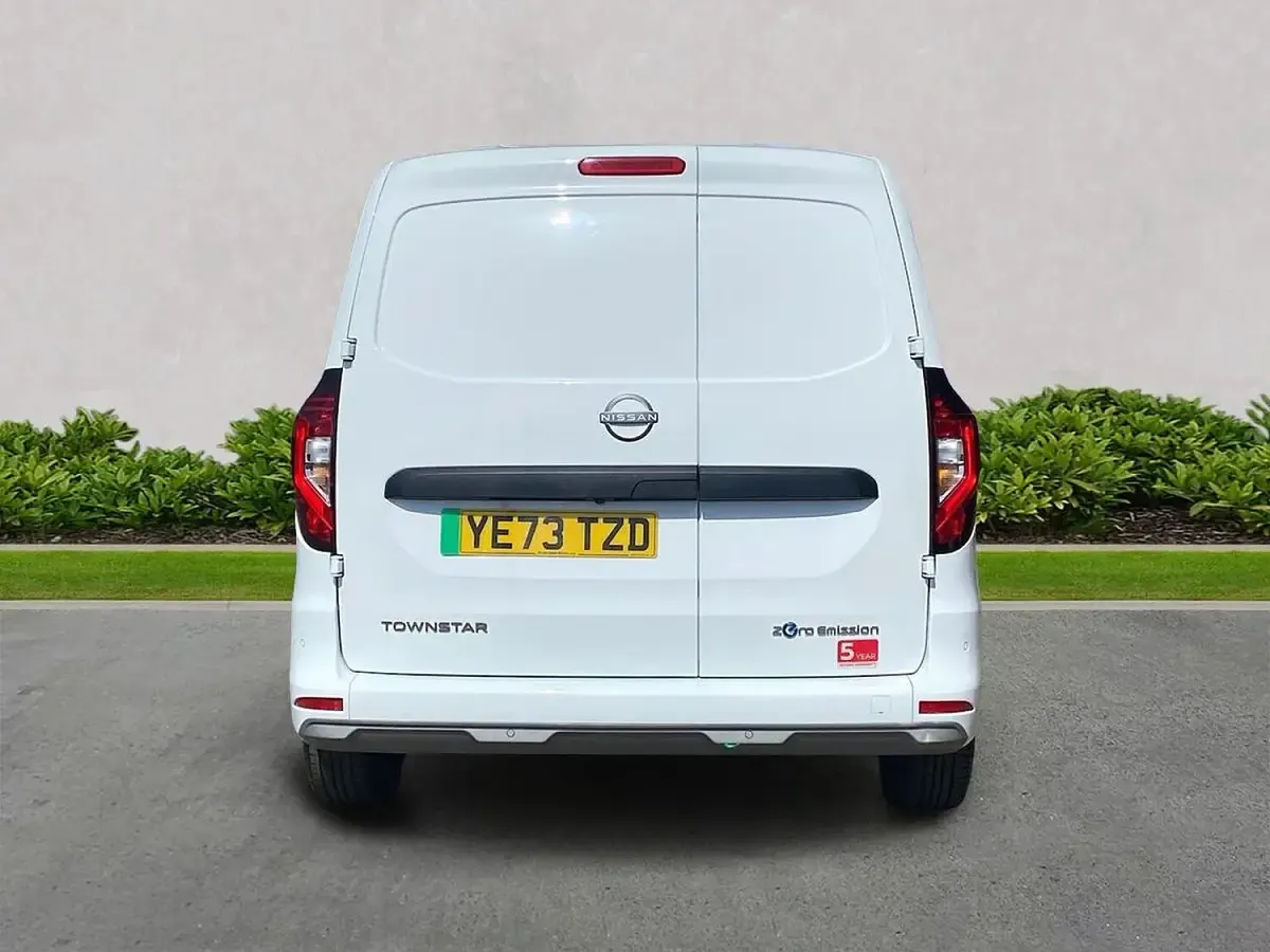 Used Nissan Townstar Tekna 89 kW (122 HP) 2023 White Van