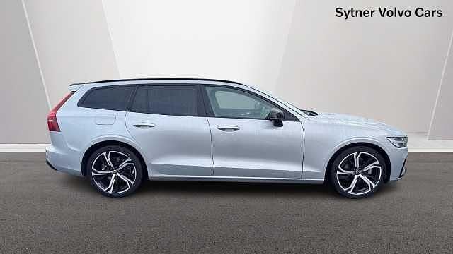 Used Volvo V60 Plus 194 HP (142 kW) 2025 Silver Estate