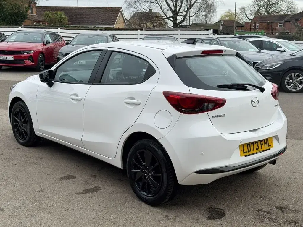 Begagnad Mazda 2 Homura-Line 116 HK (85 kW) 2024 Vit Halvkombi