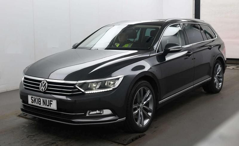 Usado VW Passat GT 150 HP (110 kW) 2018 Cinzento Carrinha