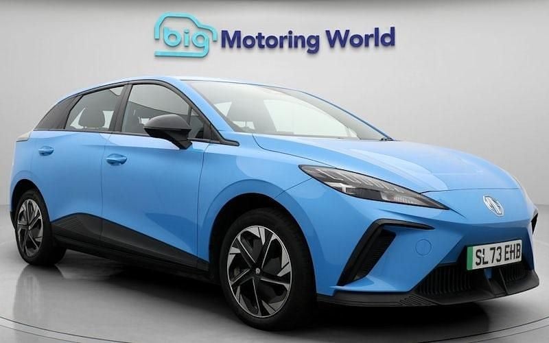 Used MG MG4 EV SE 125 kW (170 HP) 2023 Blue Hatchback