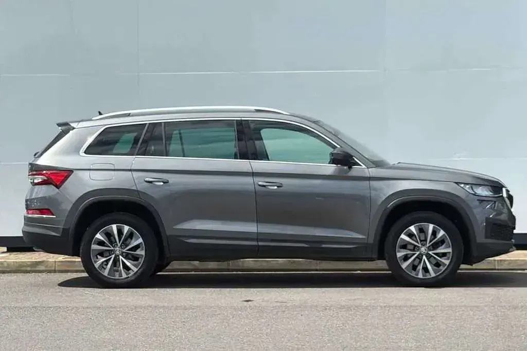 Used Skoda Kodiaq SE Drive 147 HP (108 kW) 2023 Graphite grey metallic SUV
