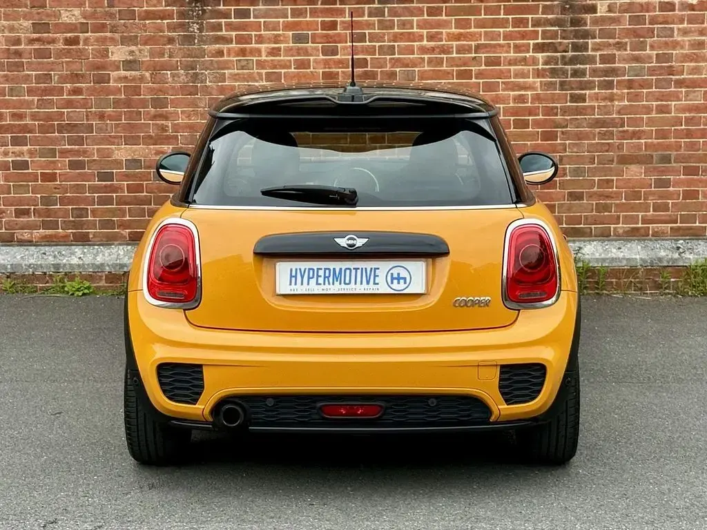 Used Mini Cooper Hatch 136 HP (100 kW) 2017 Orange Hatchback