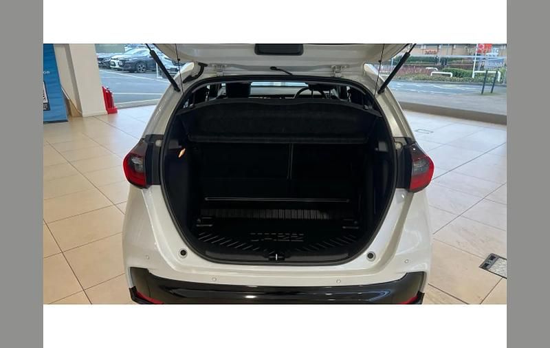 New Honda Jazz Advance 122 HP (89 kW) 2025 White Hatchback