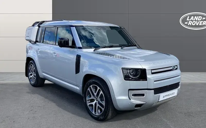 Used Land Rover Defender 249 HP (183 kW) 2023 SUV