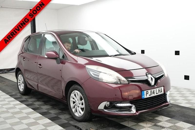 Red Used 2014 Renault Scénic III Dynamique MPV | £3,695 (Fair price) - Image 1/4