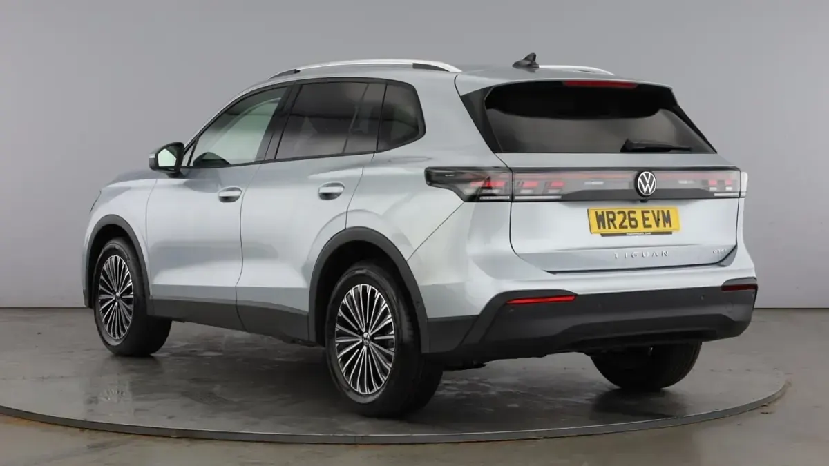 Używany VW Tiguan Match 150 KM (110 kW) 2026 Srebrny SUV