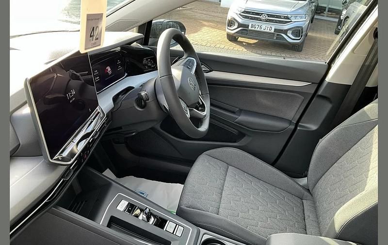 New VW Golf VIII Match 204 HP (150 kW) 2025 Black Hatchback