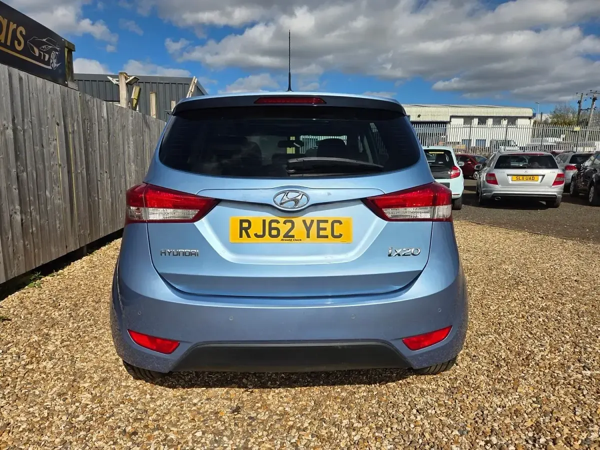 Used Hyundai ix20 Style 90 HP (66 kW) 2012 Blue Hatchback