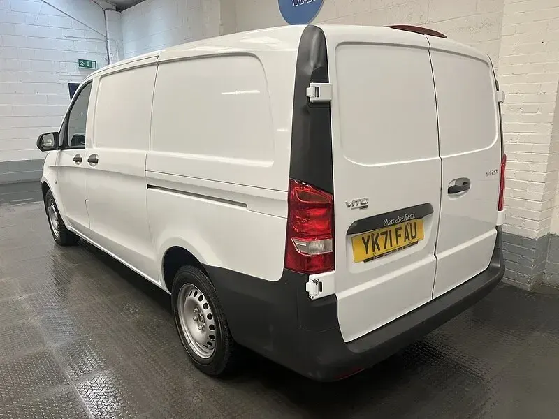 Used Mercedes Vito Progressive 136 HP (100 kW) 2021 White Van