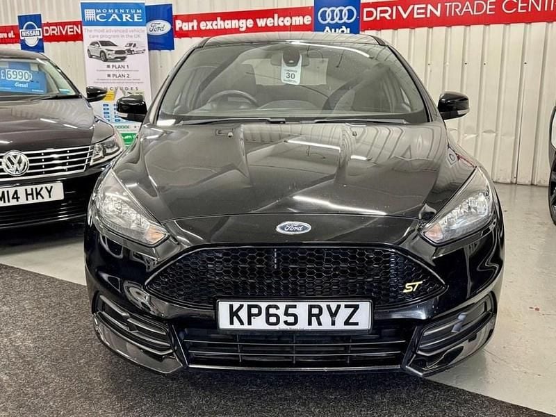 Used Ford Focus ST 185 HP (136 kW) 2015 Black Hatchback