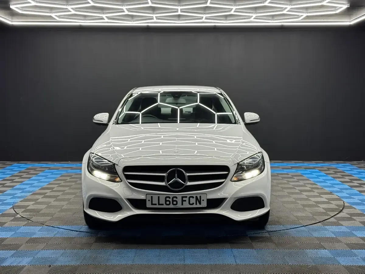 Used Mercedes C200 SE 136 HP (100 kW) 2016 White Sedan