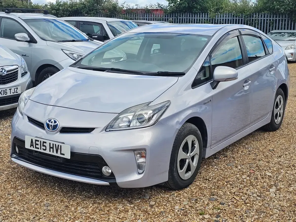 Used Toyota Prius 2015 Purple Hatchback