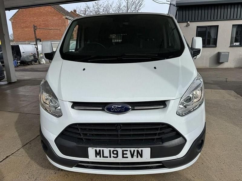 Used Ford Tourneo Custom Titanium 2019 White Van
