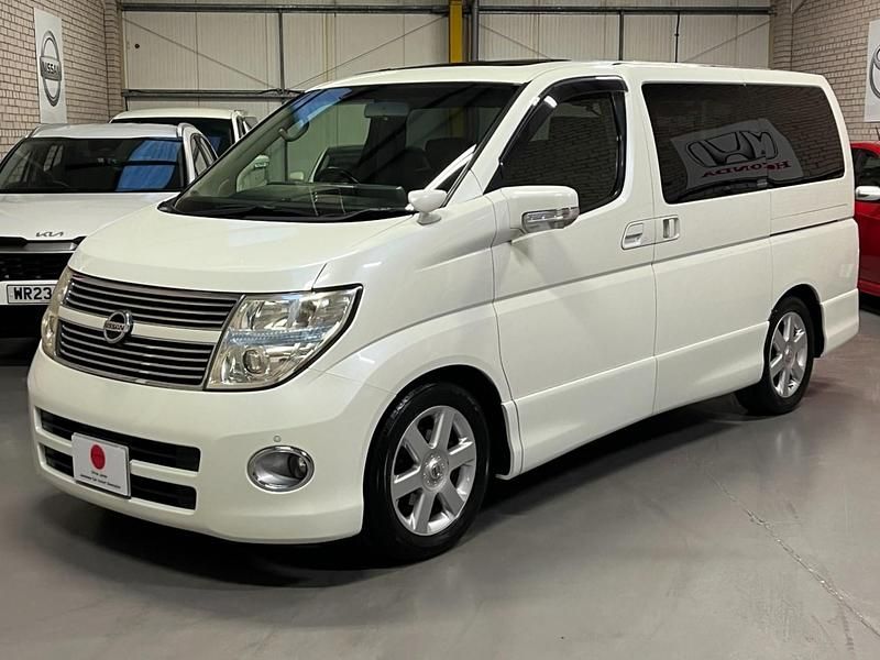 Used Nissan Elgrand 2008 White MPV