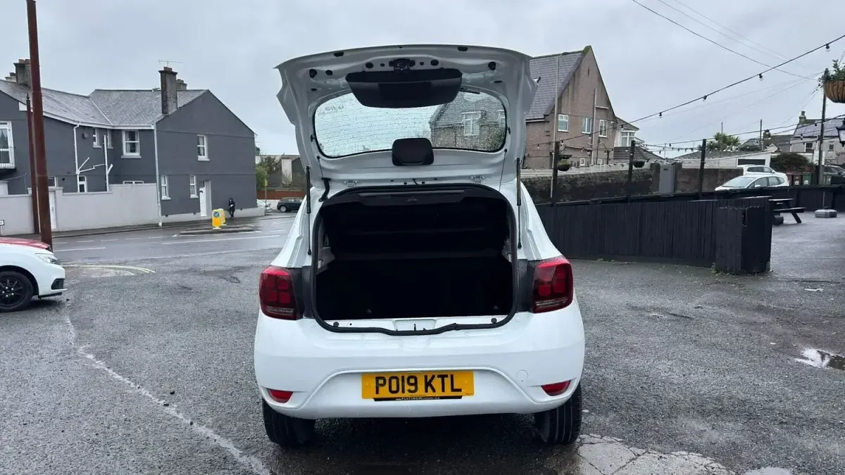Used Dacia Sandero Acces 2019 White Hatchback