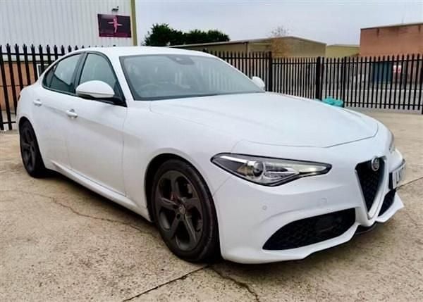 White Used 2017 Alfa Romeo Giulia Saloon Edizione Speciale Sedan | £18,995 (A bit pricey) - Image 1/4