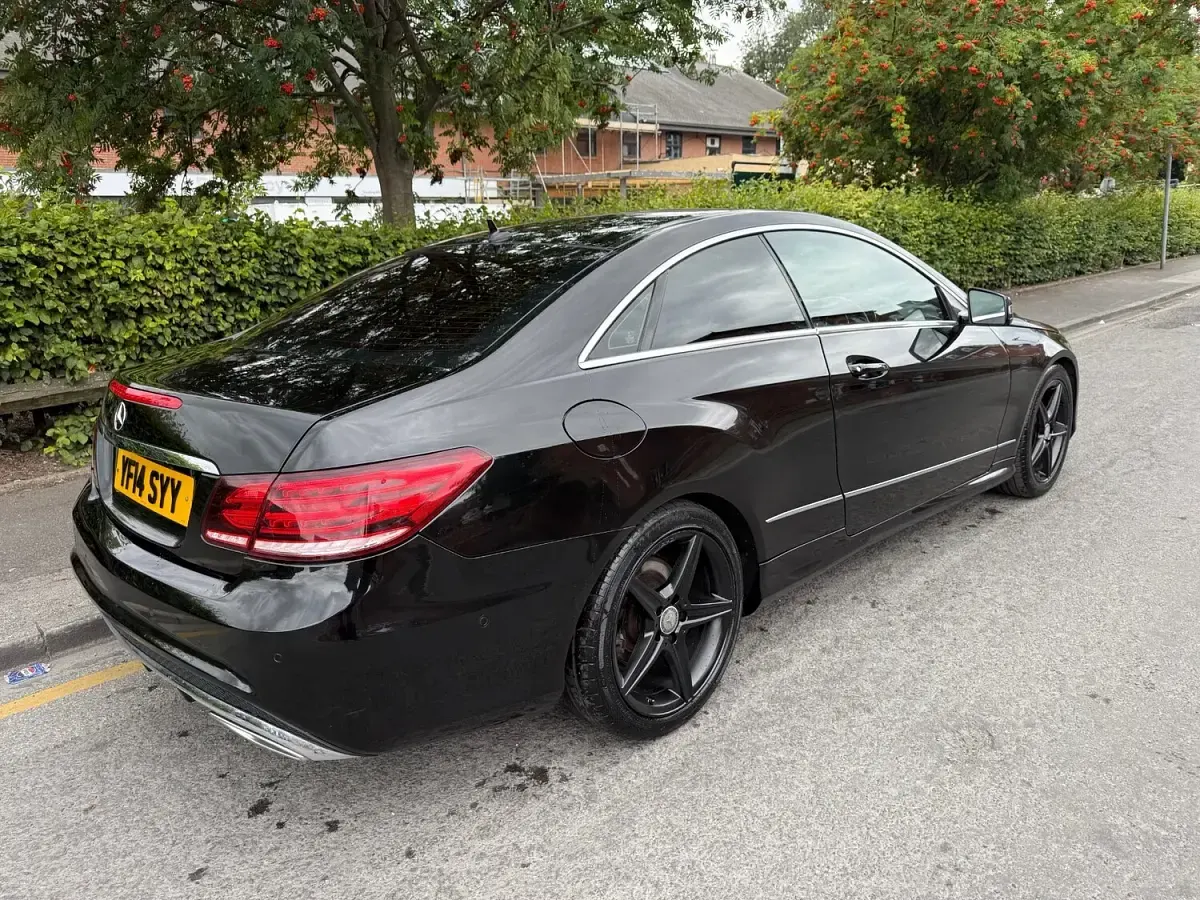 Usado Mercedes E220 SE 170 CV (125 kW) 2014 Negro Coupe