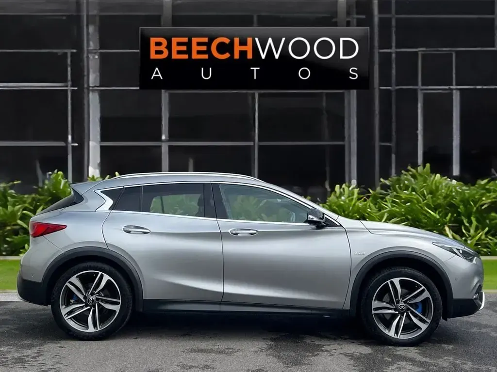 Used Infiniti QX30 Luxe 170 HP (125 kW) 2018 Silver SUV