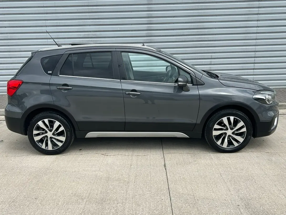 Used Suzuki SX4 SZ5 140 HP (102 kW) 2016 Grey Hatchback