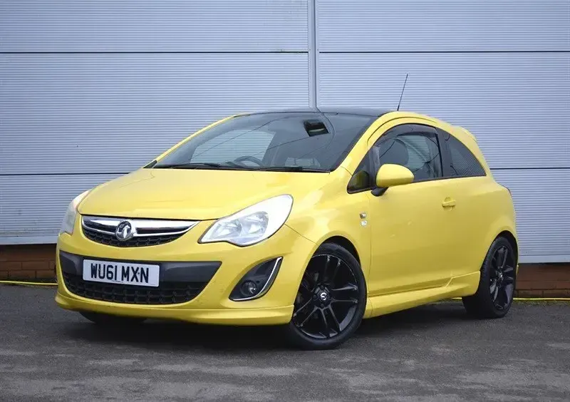 Used Vauxhall Corsa Edition 85 HP (62 kW) 2012 Yellow Hatchback