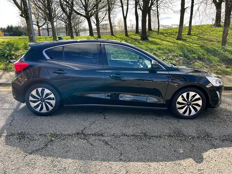 Used Ford Focus Zetec 125 HP (91 kW) 2018 Black Hatchback