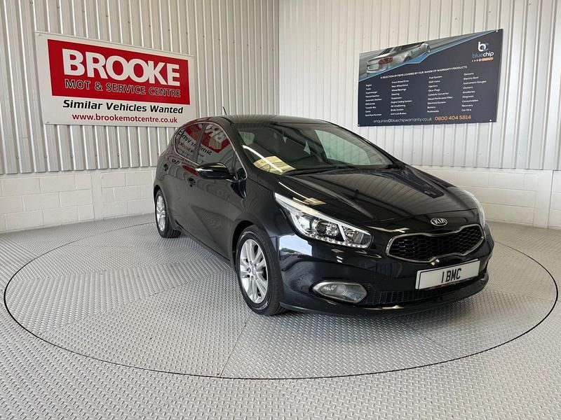 Black Used 2012 Kia Ceed Hatchback | £4,290 (Fair price) - Image 1/3