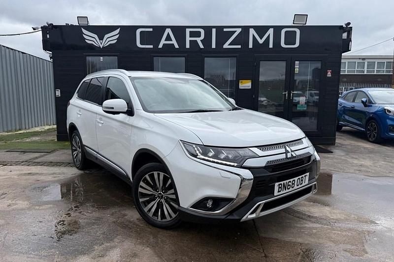 Used Mitsubishi Outlander 150 HP (110 kW) 2018 White SUV