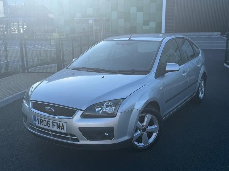 Used Ford Focus Zetec 100 HP (73 kW) 2006 Silver Hatchback